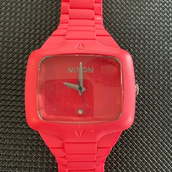 Nixon rubber deals player